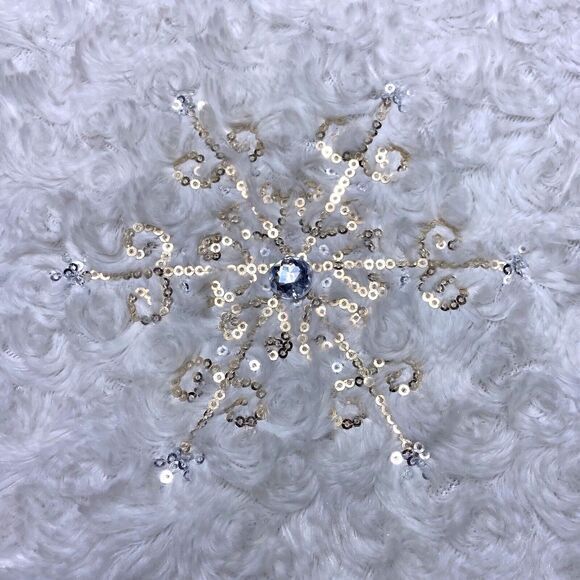 Christmas Tree Skirt 48 inches White Christmas Faux Fur Gold Snowflake Gemstones - Picture 3 of 11